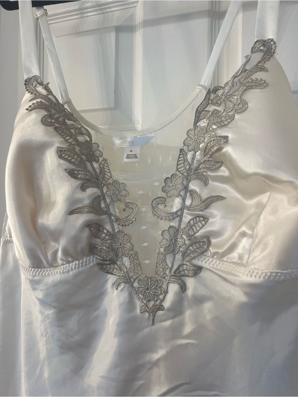 Flora Nikrooz Size 2X Satin Nightgown